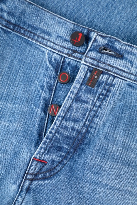 джинсы  на сезон этого года фотография