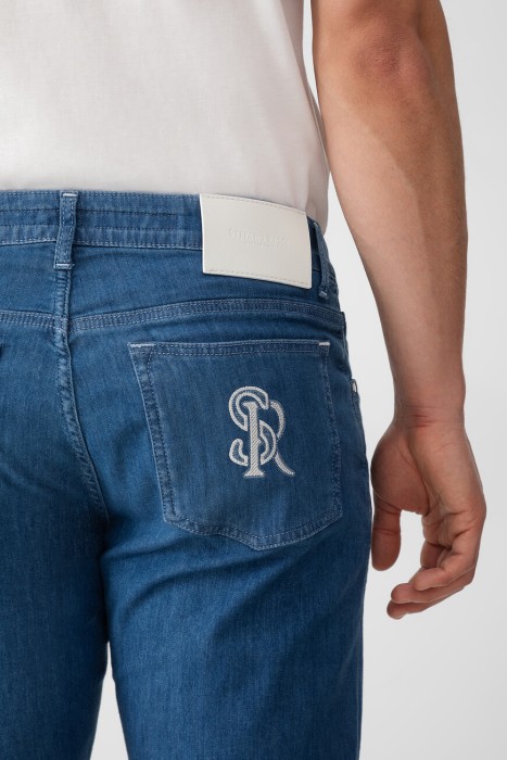 Товар синего цвета с внутренней стороны