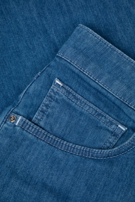 джинсы  повседневного стиля с лицевой стороны