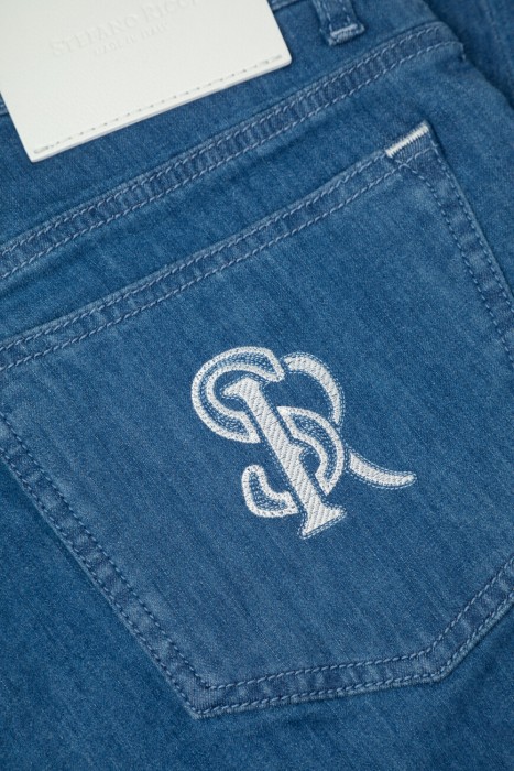 джинсы  для взрослого возраста с изнаночной стороны