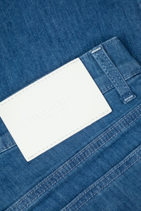 джинсы  на сезон этого года фотография