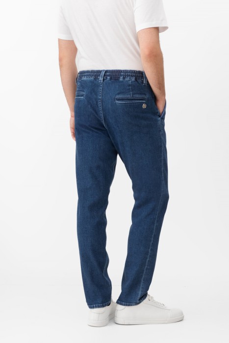 джинсы  по цене 71700 руб вид справа