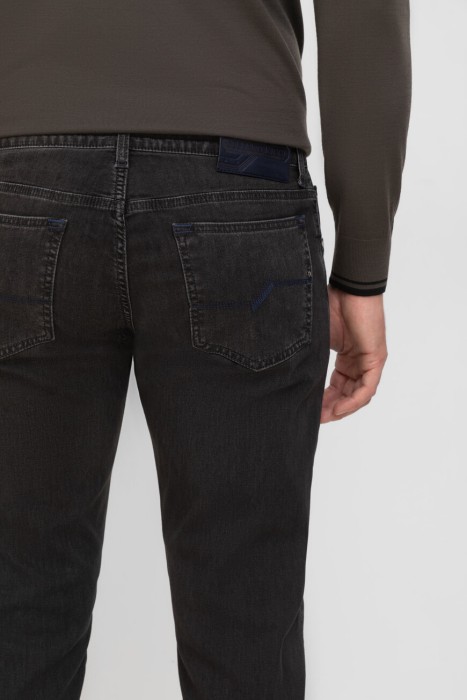 Товар серого цвета с внутренней стороны