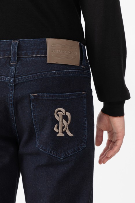 Товар синего цвета с внутренней стороны