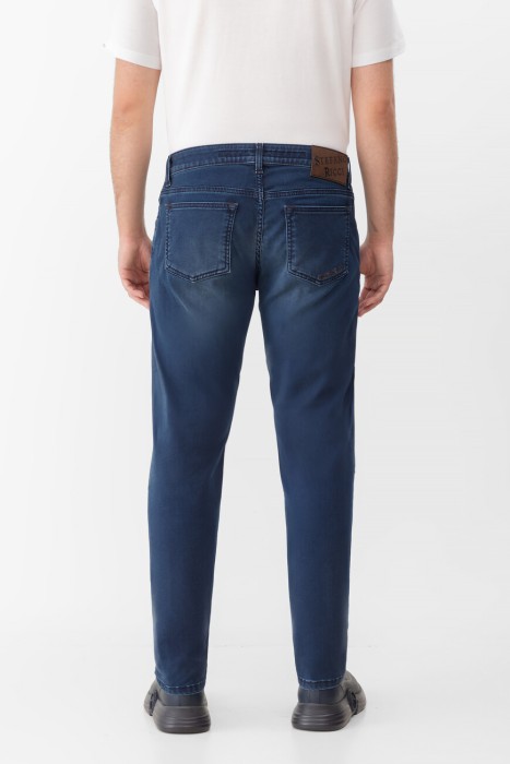 джинсы  по цене 71700 руб вид справа