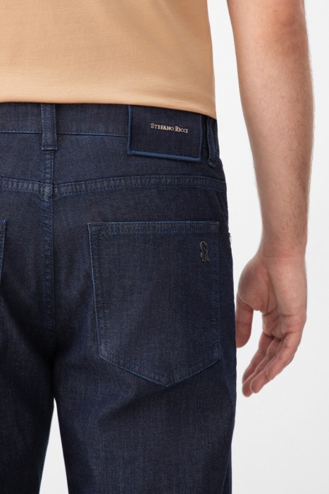 Товар синего цвета с внутренней стороны