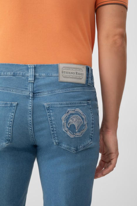 Товар голубого цвета с внутренней стороны