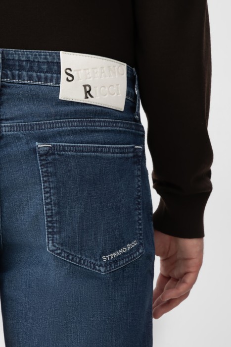 Товар синего цвета с внутренней стороны