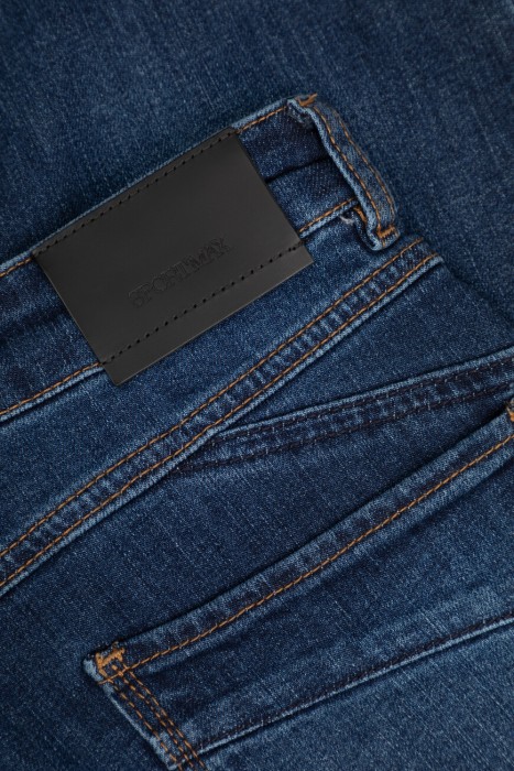 джинсы  для взрослого возраста с изнаночной стороны