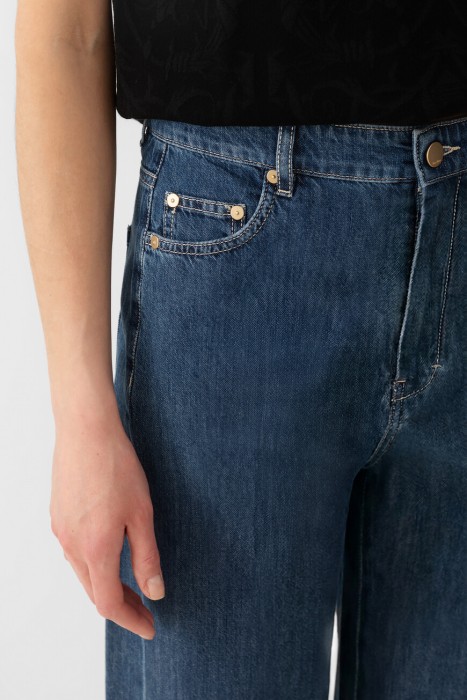 джинсы  из италии вид сбоку