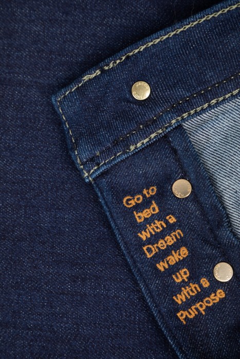 джинсы  для взрослого возраста с изнаночной стороны