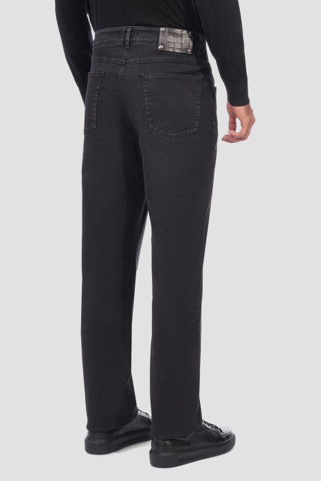 джинсы  по цене 111600 руб вид справа