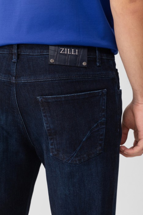 Товар синего цвета с внутренней стороны