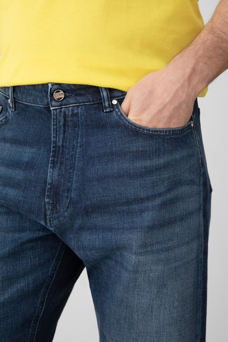 джинсы  из италии вид сбоку