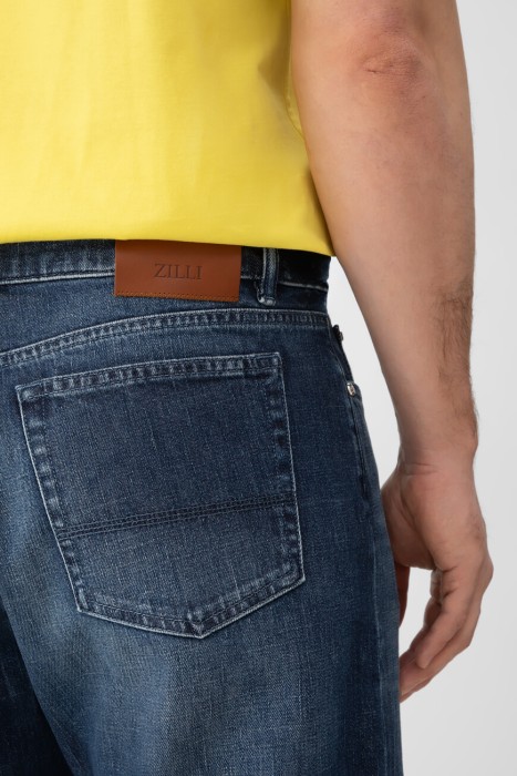 Товар синего цвета с внутренней стороны