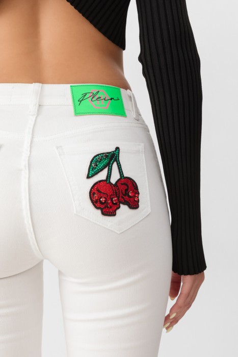 Товар белого цвета с внутренней стороны