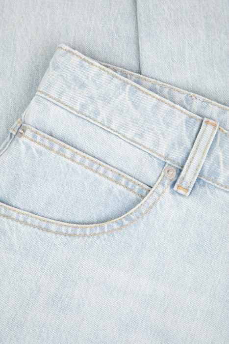 джинсы  повседневного стиля с лицевой стороны