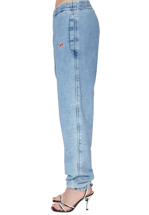 джинсы  из проверенных материалов спереди