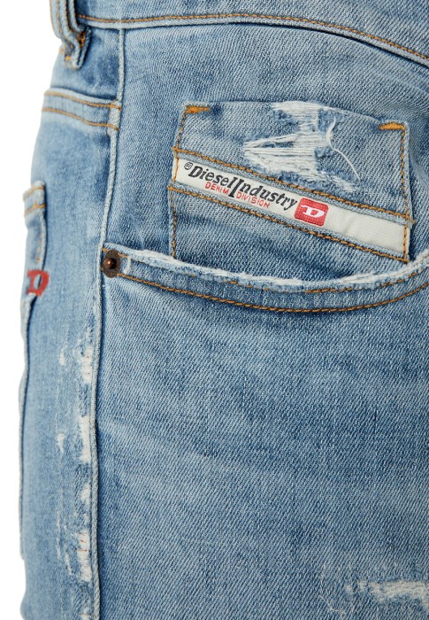 джинсы  из проверенных материалов спереди