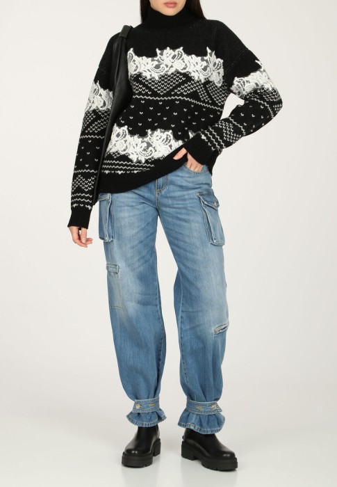 джинсы  по цене 43820 руб вид справа