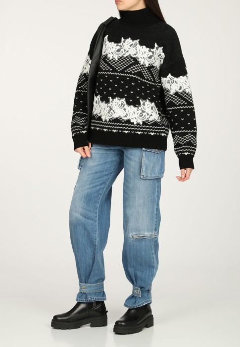 Товар голубого цвета с внутренней стороны