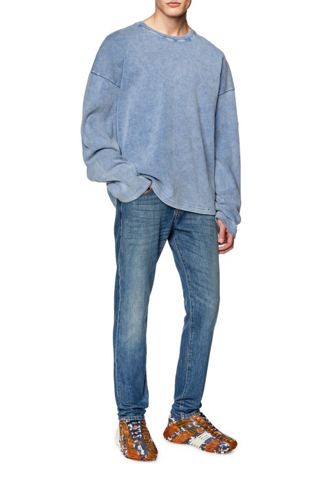 джинсы  по цене 23900 руб вид справа