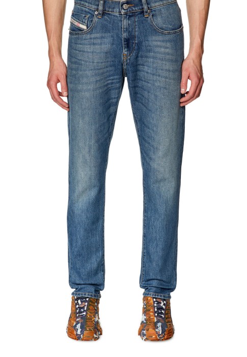 Товар синего цвета с внутренней стороны