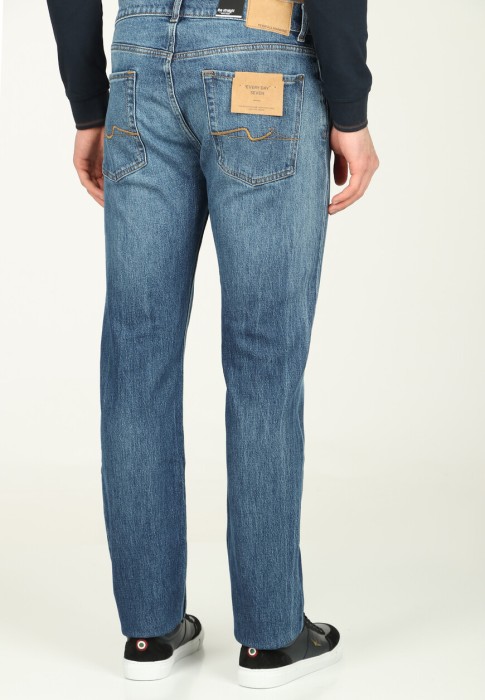 джинсы  из италии вид сбоку