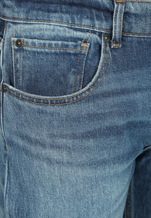 Товар синего цвета с внутренней стороны