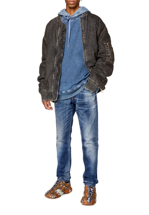 джинсы  по цене 50900 руб вид справа