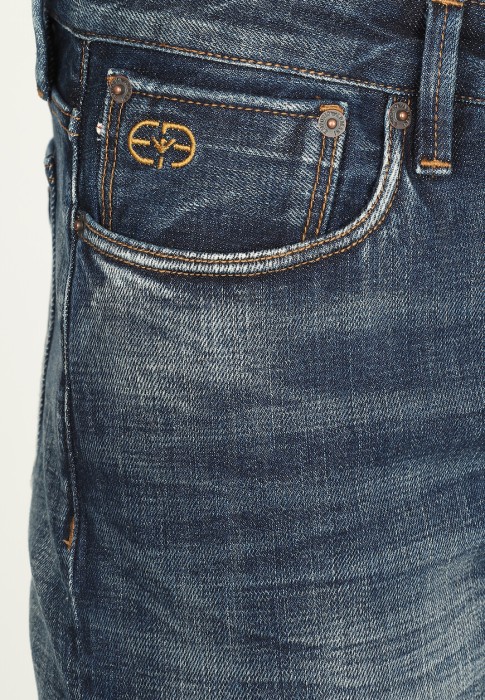 джинсы  из проверенных материалов спереди