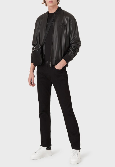 джинсы  от бренда emporio armani вид слева