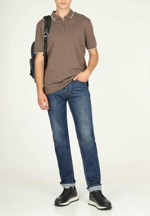 джинсы  по цене 34900 руб вид справа