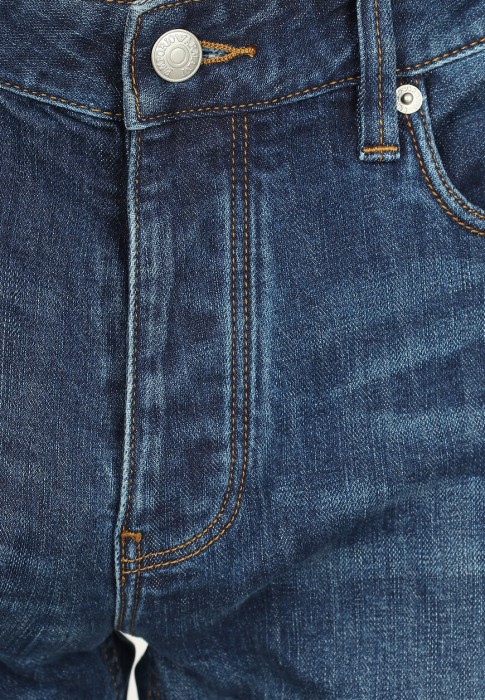 Товар синего цвета с внутренней стороны