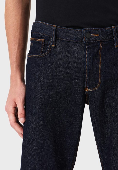 джинсы  из проверенных материалов спереди