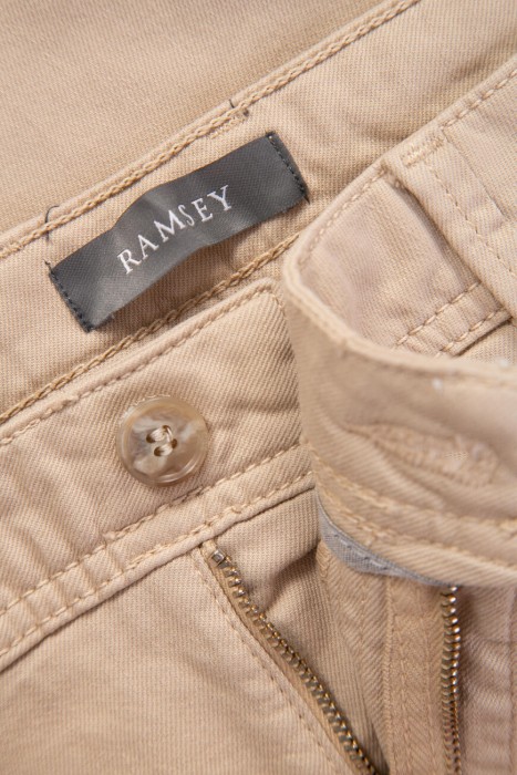 Товар бежевого цвета с внутренней стороны