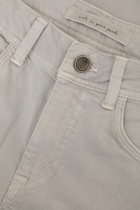 джинсы  из хлопка спереди