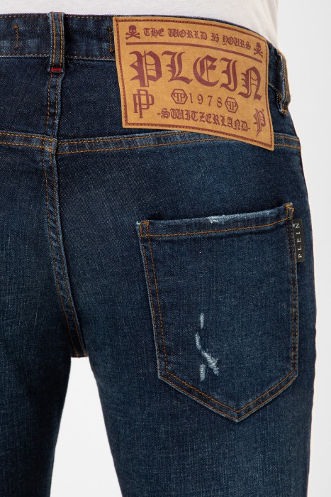 Товар синего цвета с внутренней стороны