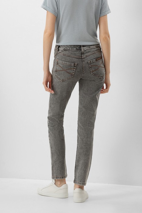 джинсы  от бренда brunello cucinelli вид слева