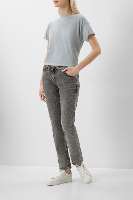 джинсы  из хлопка спереди