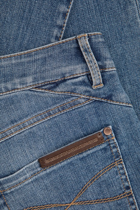 джинсы  повседневного стиля с лицевой стороны