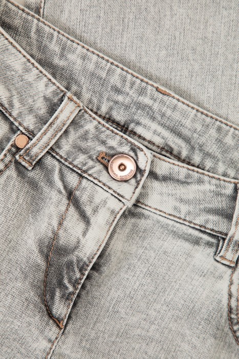 джинсы  универсального стиля с лицевой стороны