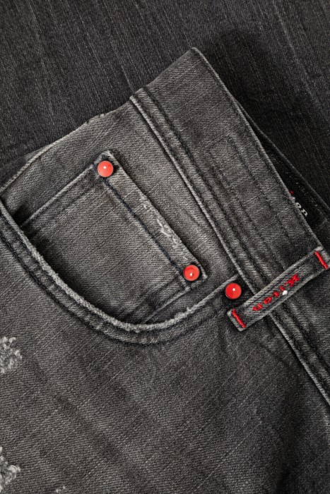 джинсы  универсального стиля с лицевой стороны