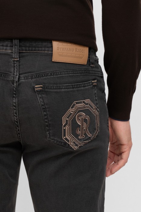 Товар серого цвета с внутренней стороны