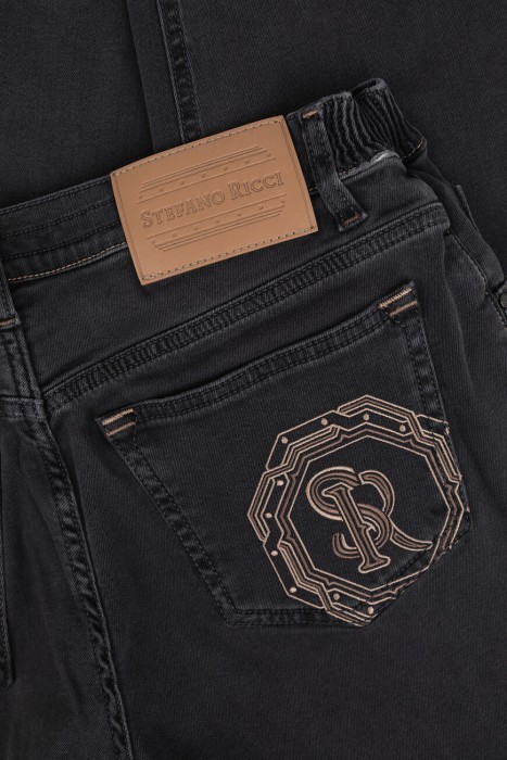 джинсы  повседневного стиля с лицевой стороны