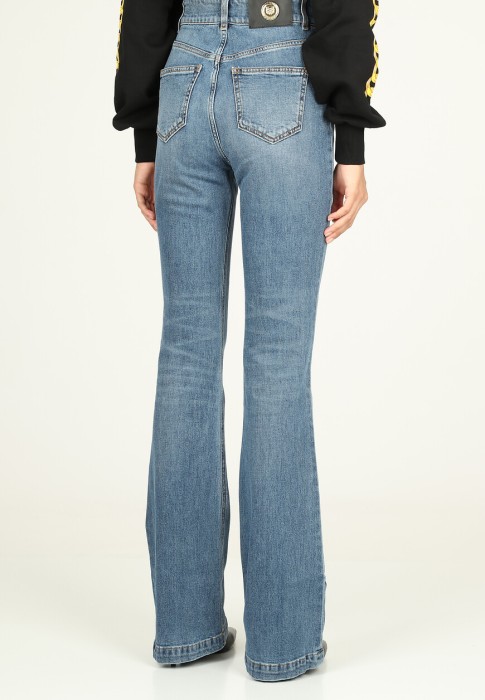 Товар синего цвета с внутренней стороны