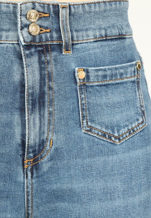 джинсы  из проверенных материалов спереди