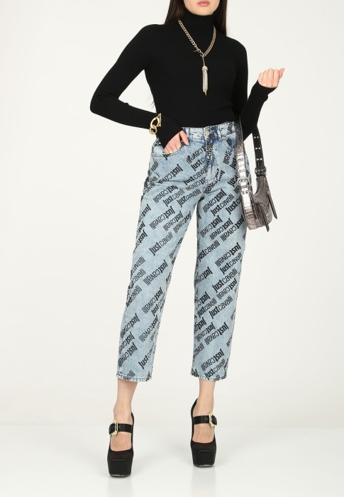 Товар синего цвета с внутренней стороны