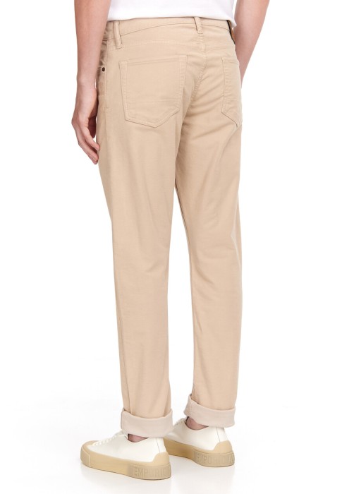 Товар бежевого цвета с внутренней стороны