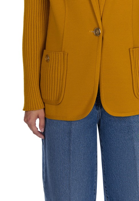 джинсы  из проверенных материалов спереди